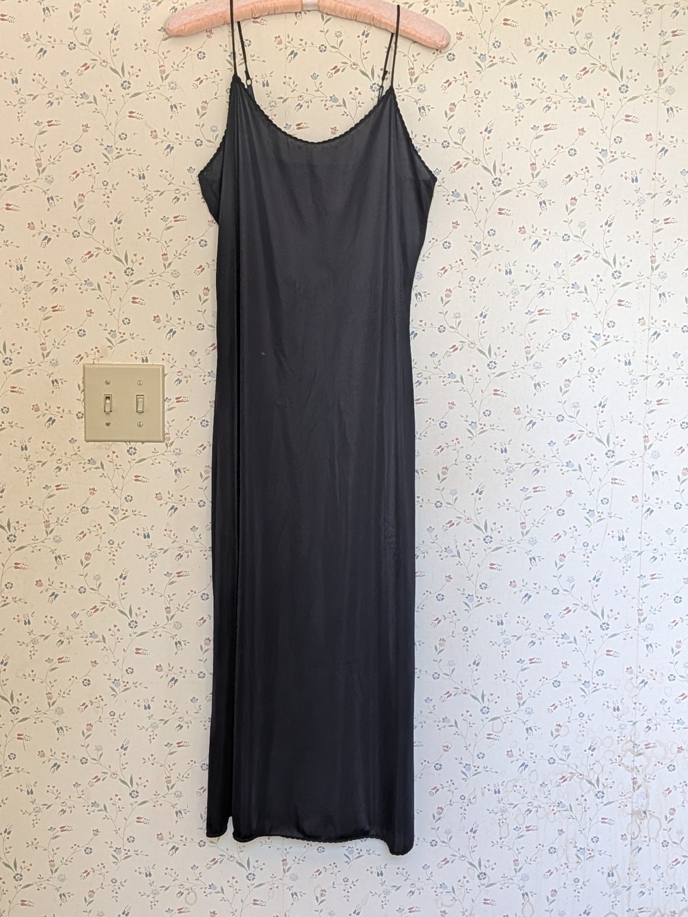 Vanity Fair Slip Maxi Dress S Spaghetti Straps Scalloped Edge Vintage Night Out